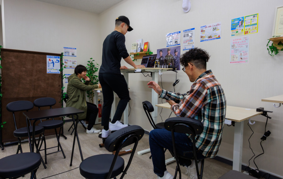 KEN・Coffee ～COCOKara～（健・コーヒー～ココカラ～）の席・部屋①